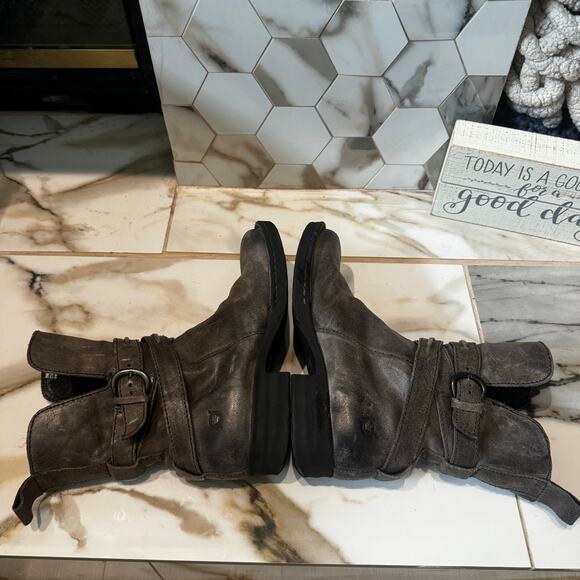 Born Boots Size 5 Women’s Leandra Gray Distressed Leather Side Zip D38322 - Picture 8 of 9